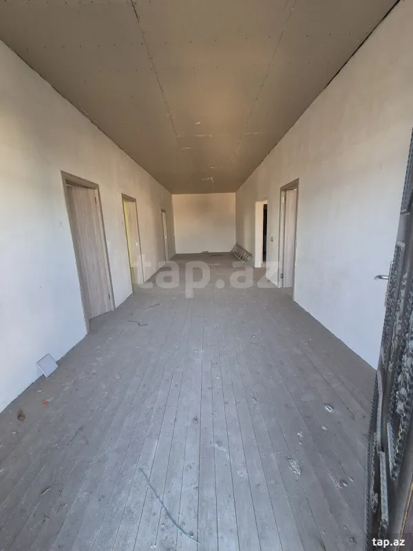 Satılır 6 otaqlı həyət evi