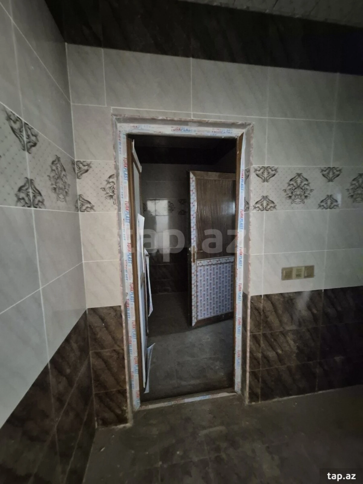 Satılır 6 otaqlı həyət evi