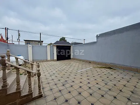 Satılır 4 otaqlı həyət evi