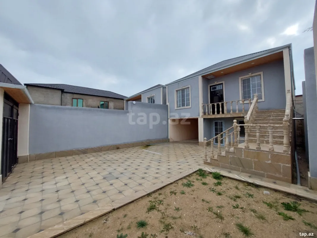 Satılır 4 otaqlı həyət evi