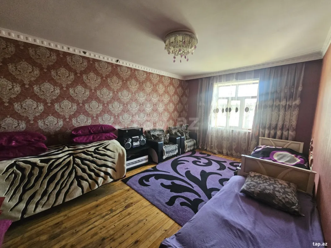 Satılır 4 otaqlı həyət evi
