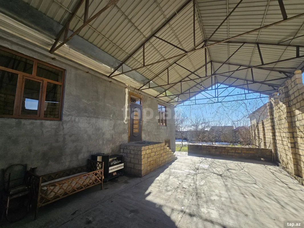 Satılır 4 otaqlı həyət evi