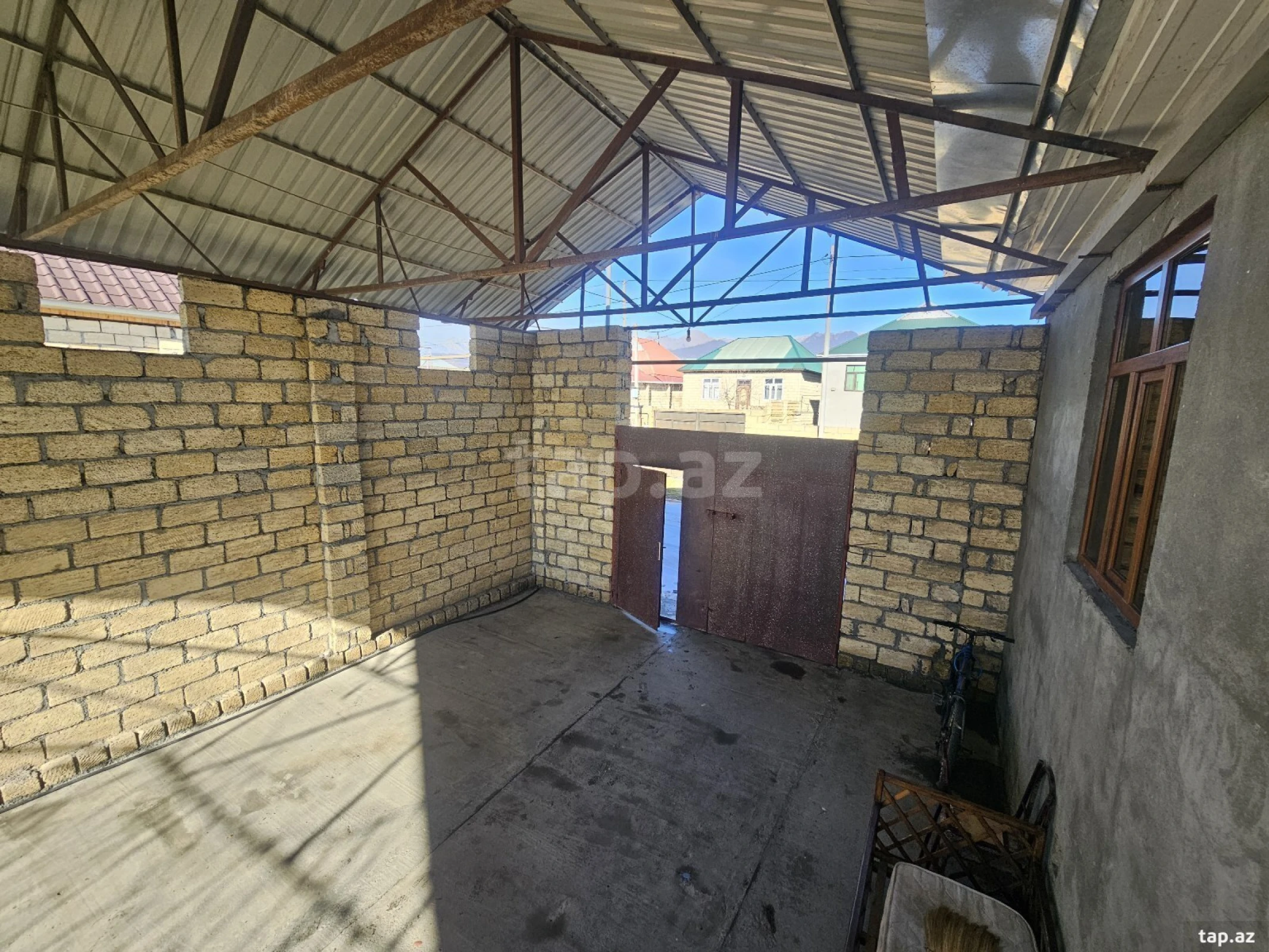 Satılır 4 otaqlı həyət evi