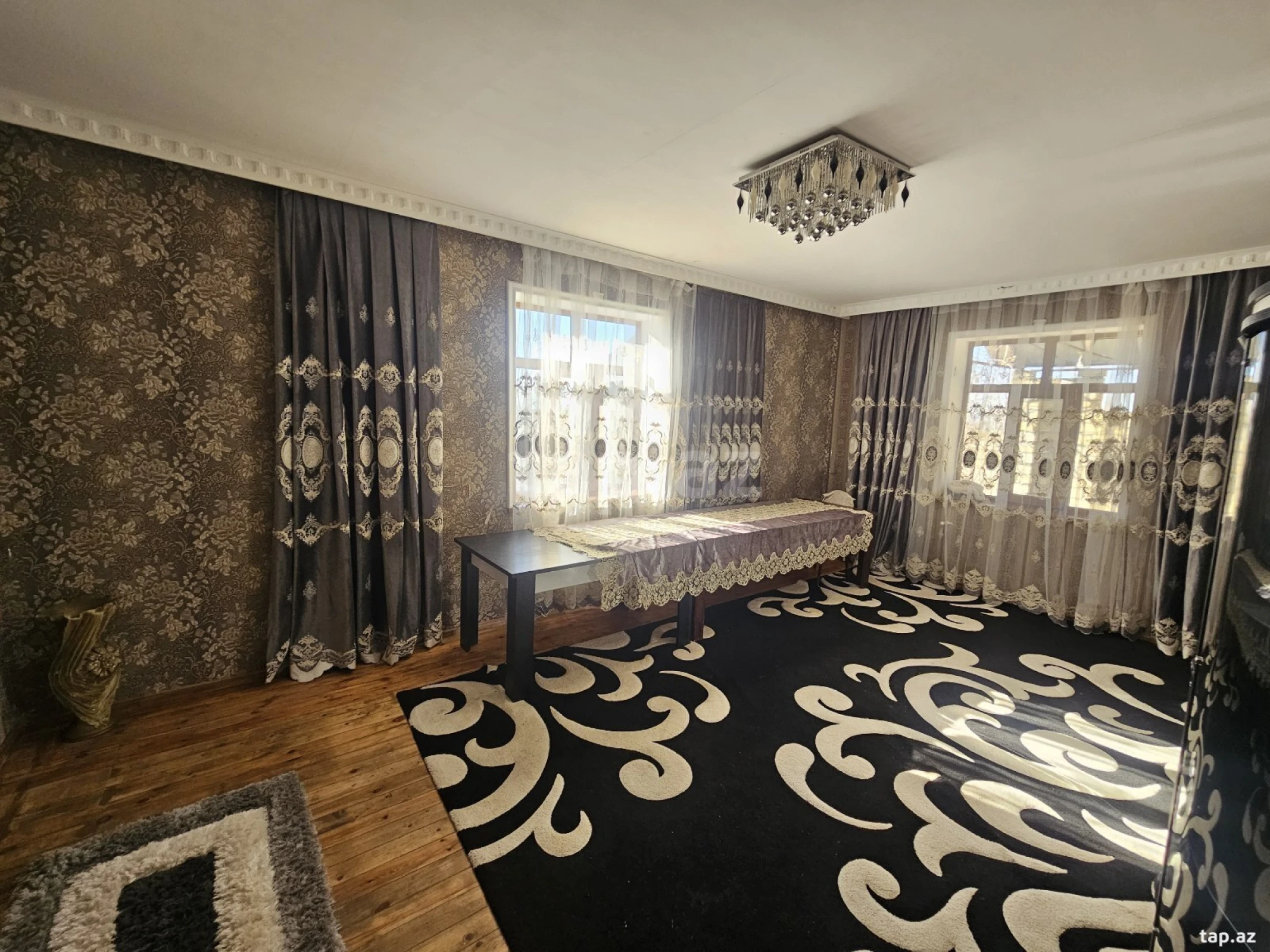 Satılır 4 otaqlı həyət evi