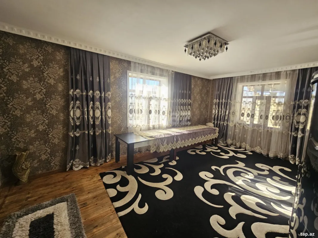 Satılır 4 otaqlı həyət evi