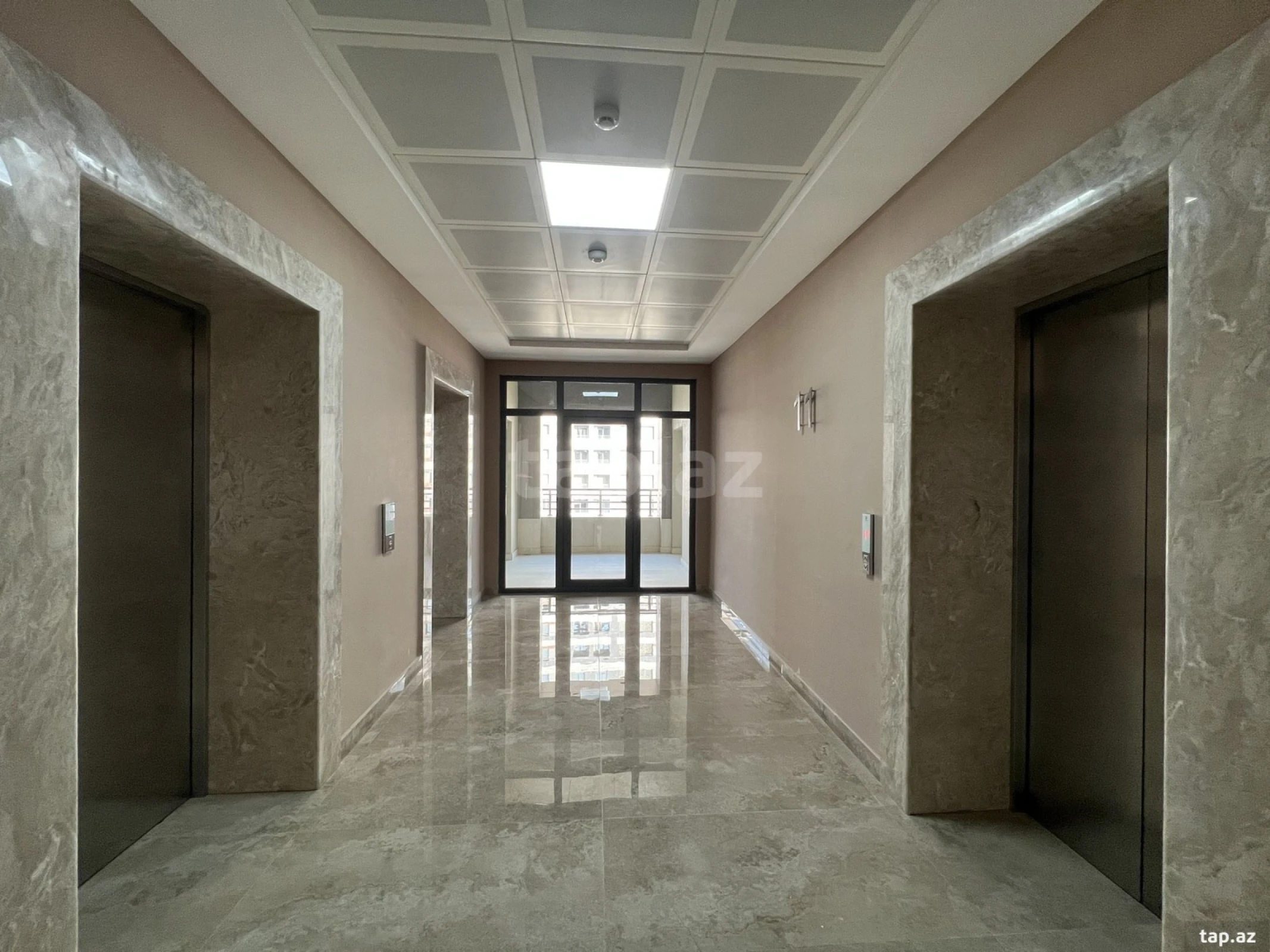 Satılır 3 otaqlı yeni tikili 165 m²