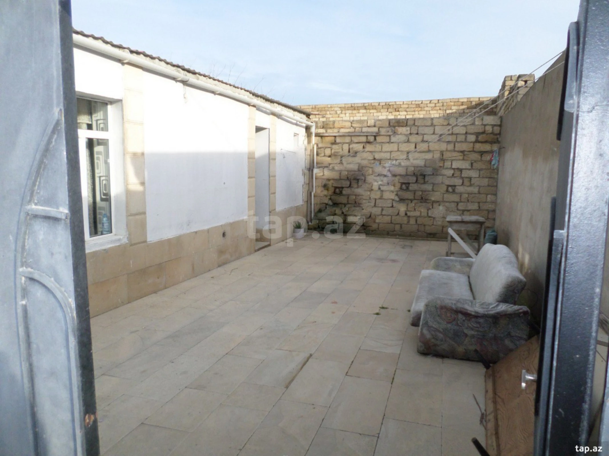 Satılır 4 otaqlı həyət evi