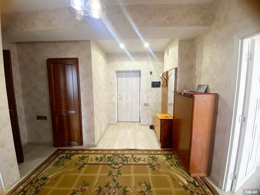 Kirayə verilir 2 otaqlı yeni tikili 75 m²