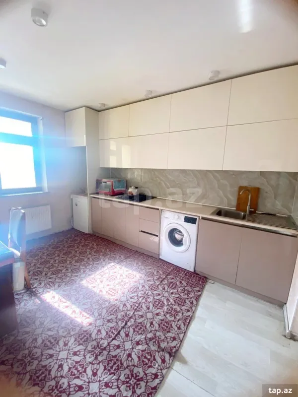 Kirayə verilir 2 otaqlı yeni tikili 75 m²