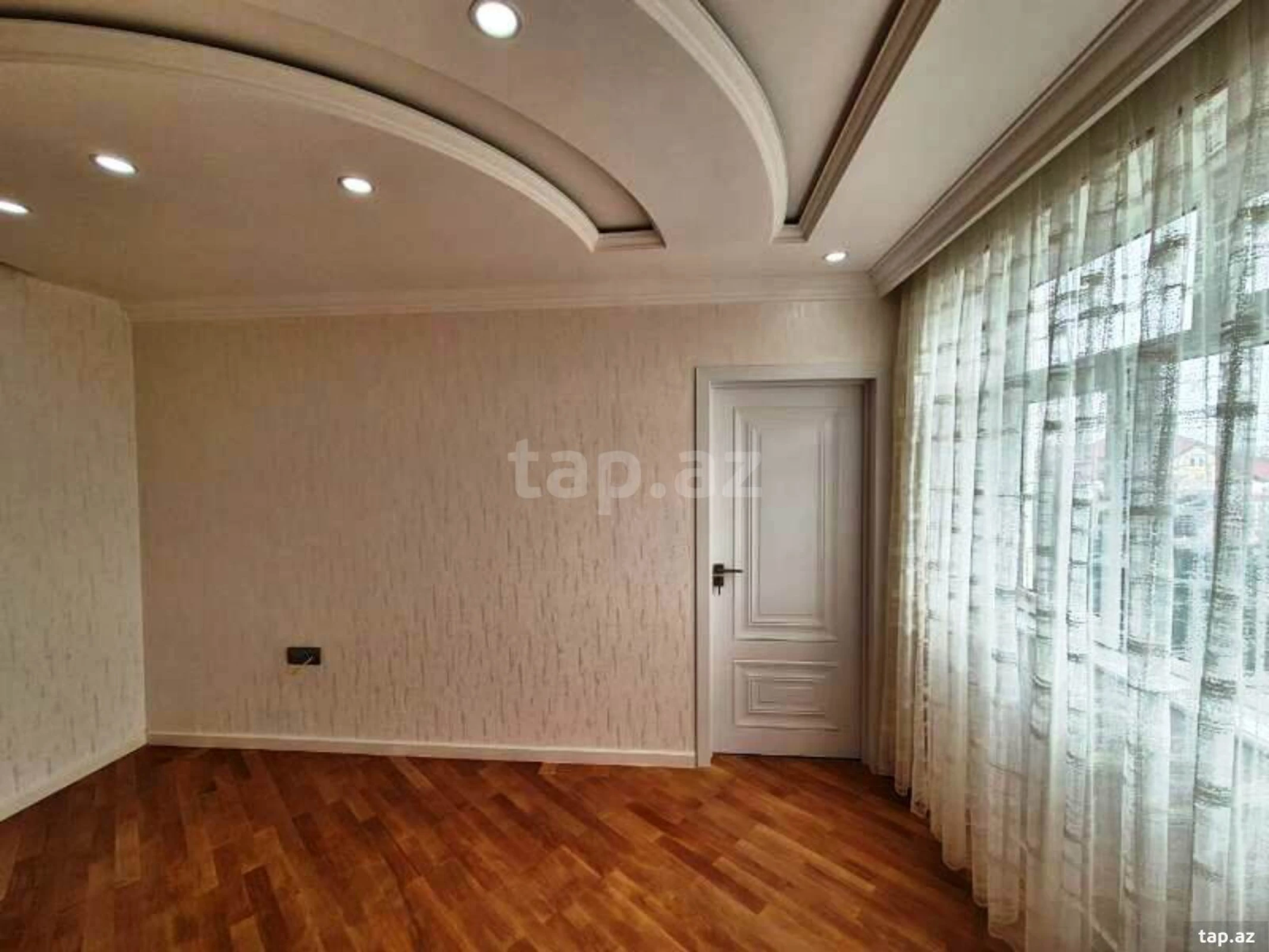 Satılır 4 otaqlı mənzil 80 m²