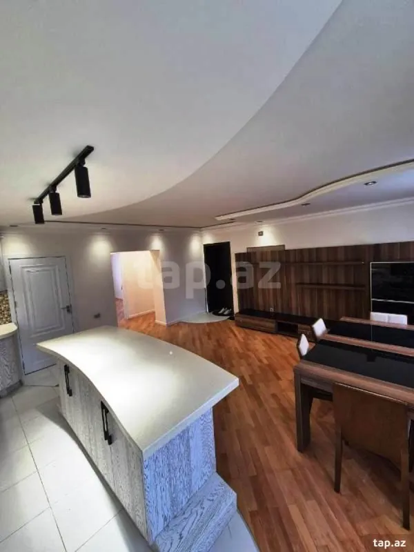Satılır 4 otaqlı mənzil 80 m²
