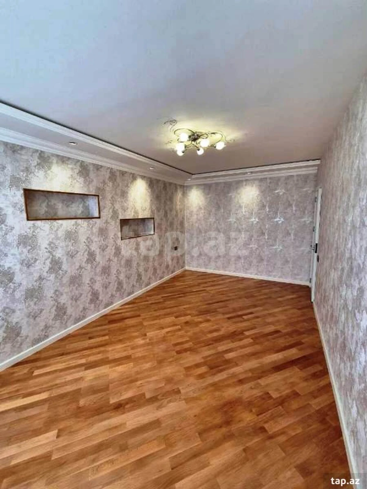 Satılır 4 otaqlı mənzil 80 m²