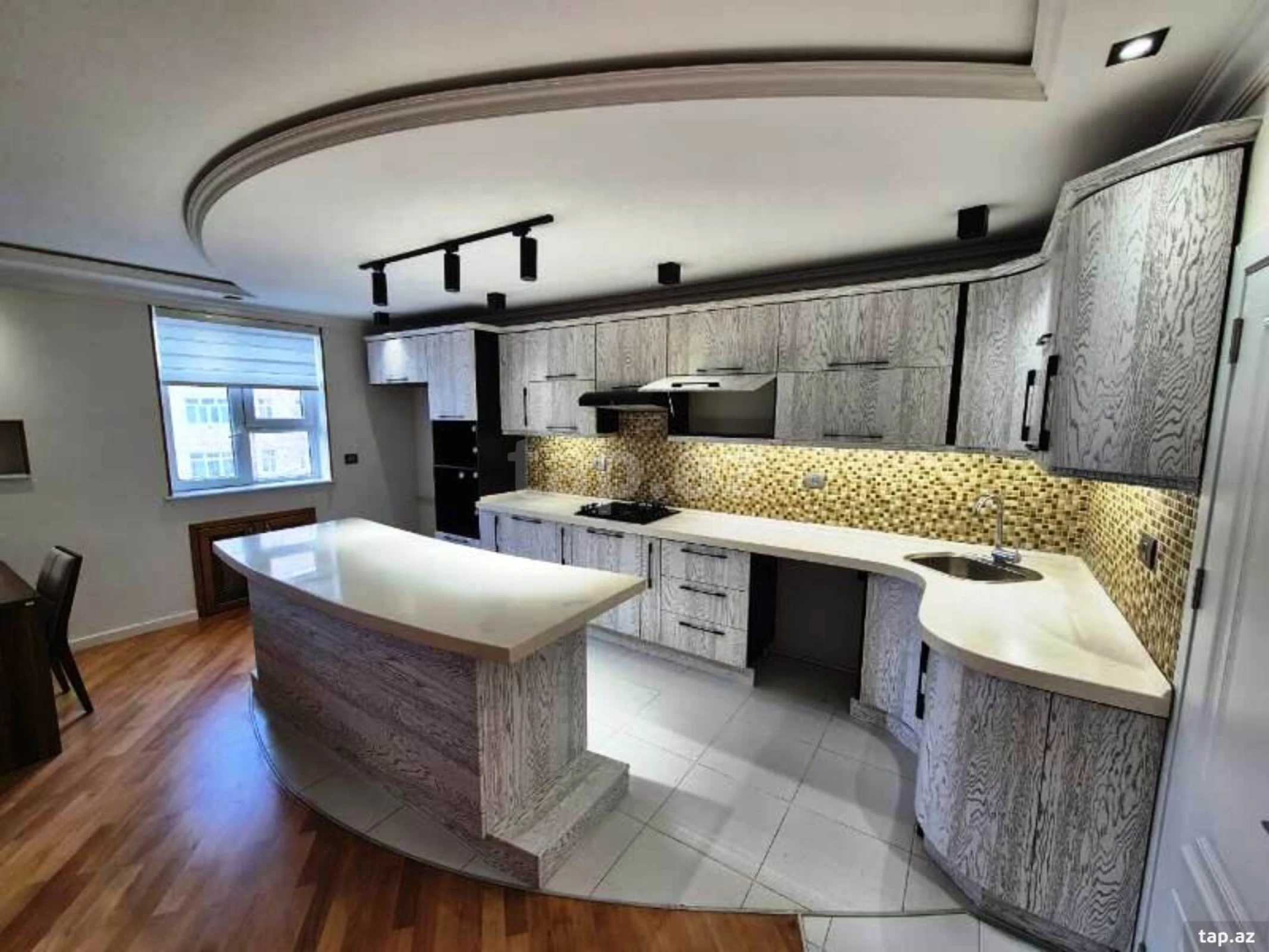 Satılır 4 otaqlı mənzil 80 m²