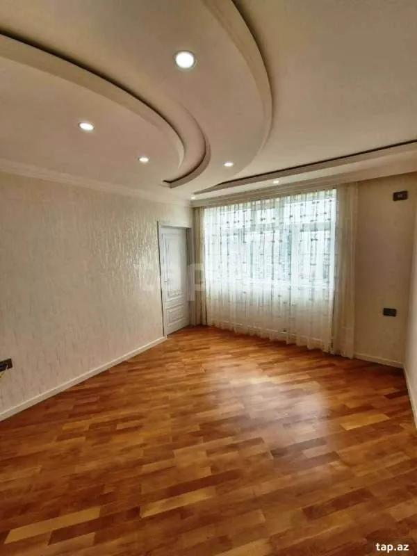 Satılır 4 otaqlı mənzil 80 m²