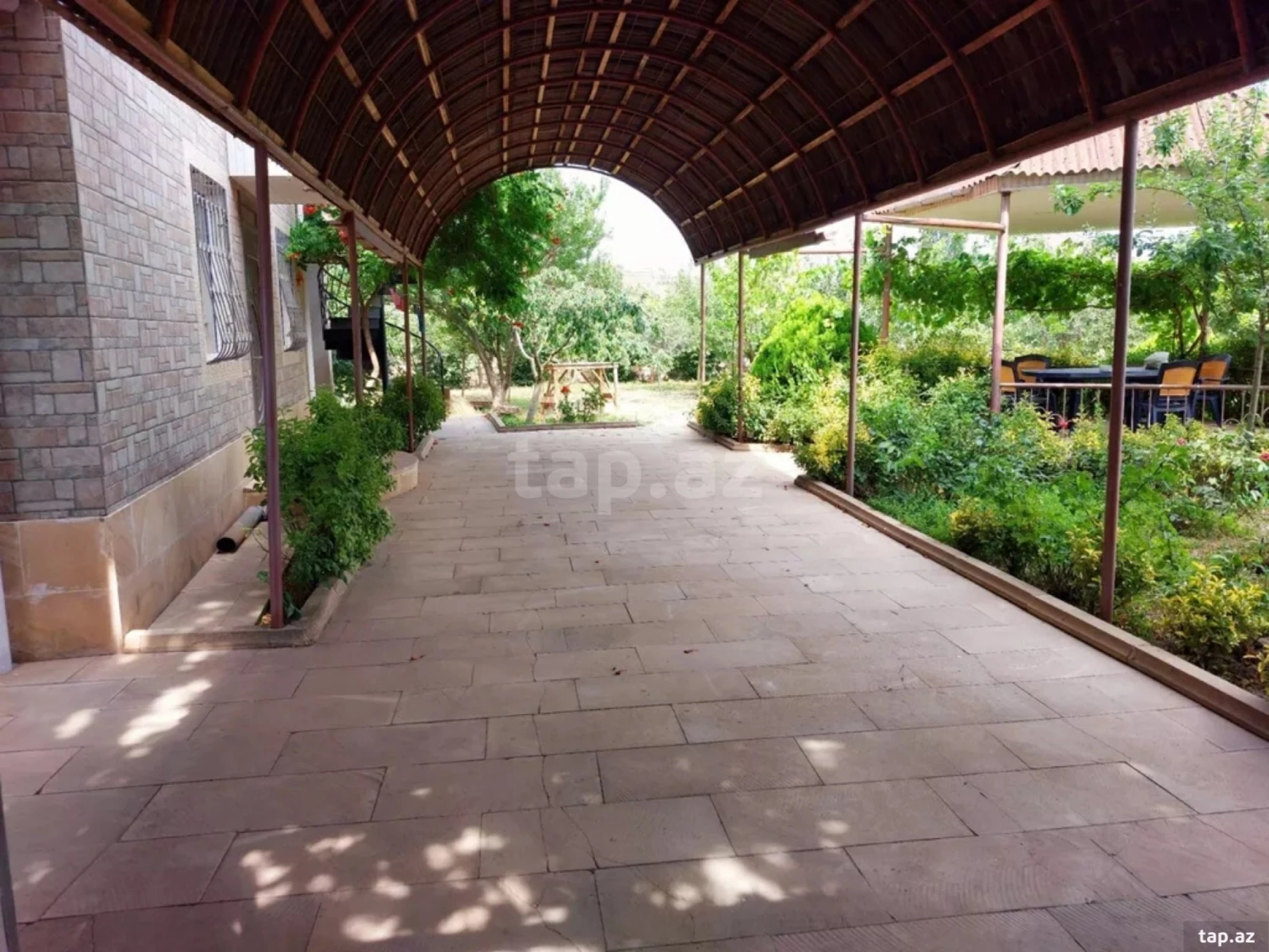 Satılır 5 otaqlı həyət evi 200 m²