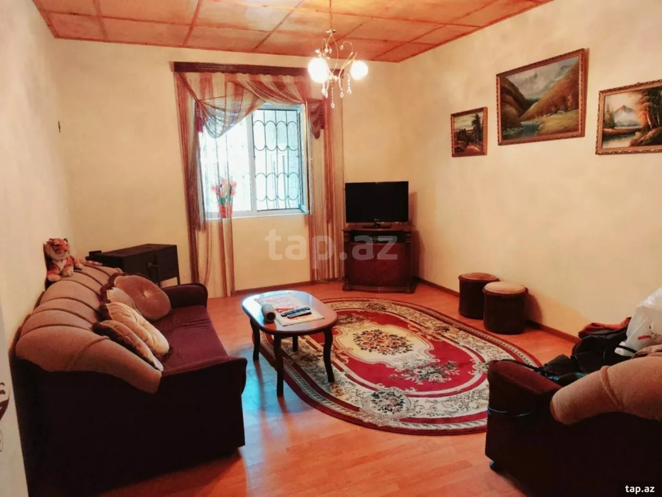 Satılır 5 otaqlı həyət evi 200 m²