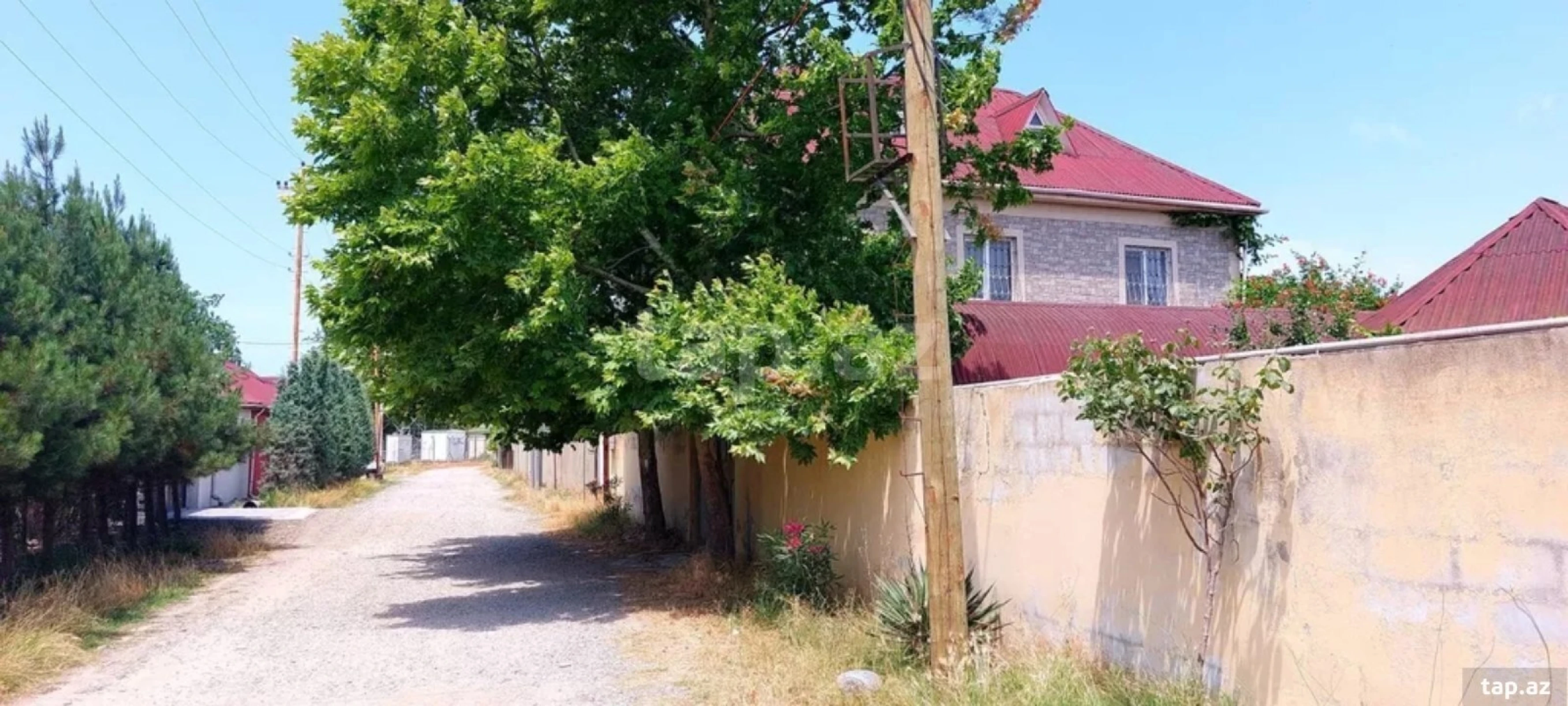 Satılır 5 otaqlı həyət evi 200 m²