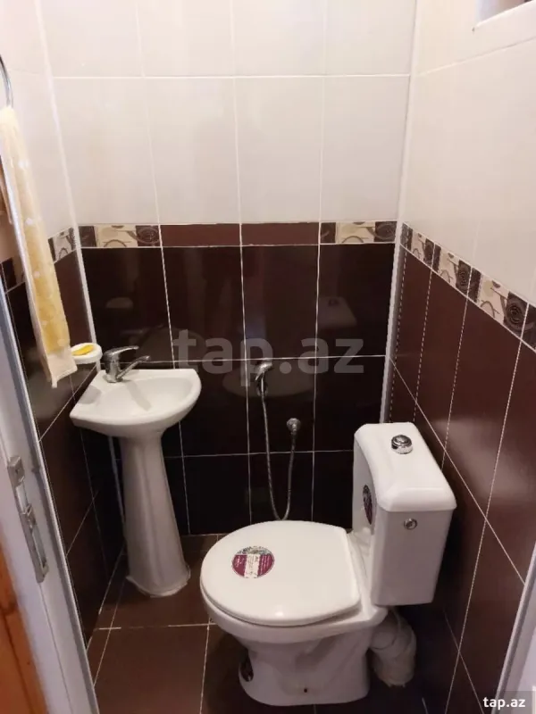 Satılır 5 otaqlı həyət evi 200 m²