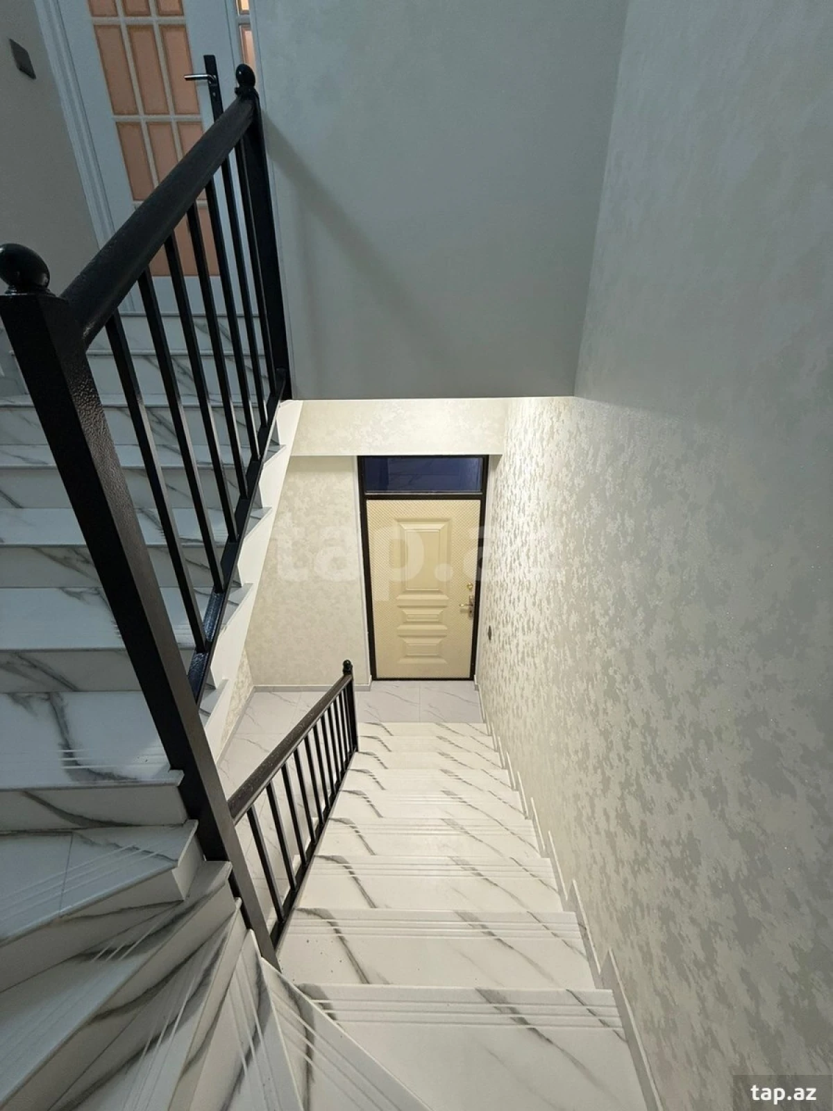 Satılır 5 otaqlı həyət evi 150 m²