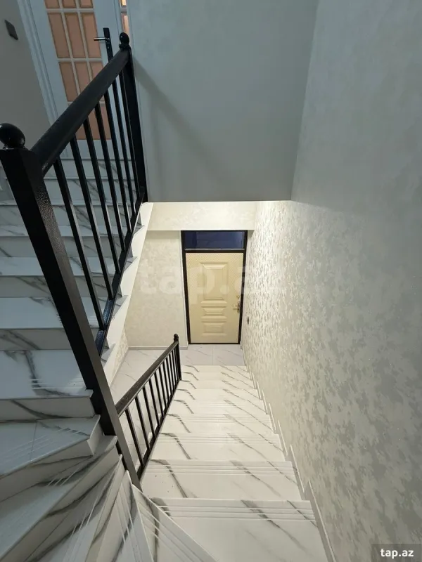 Satılır 5 otaqlı həyət evi 150 m²