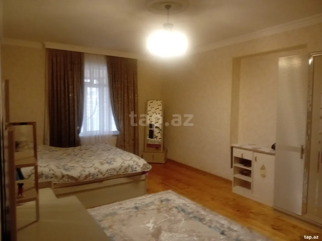 Satılır 7 otaqlı həyət evi