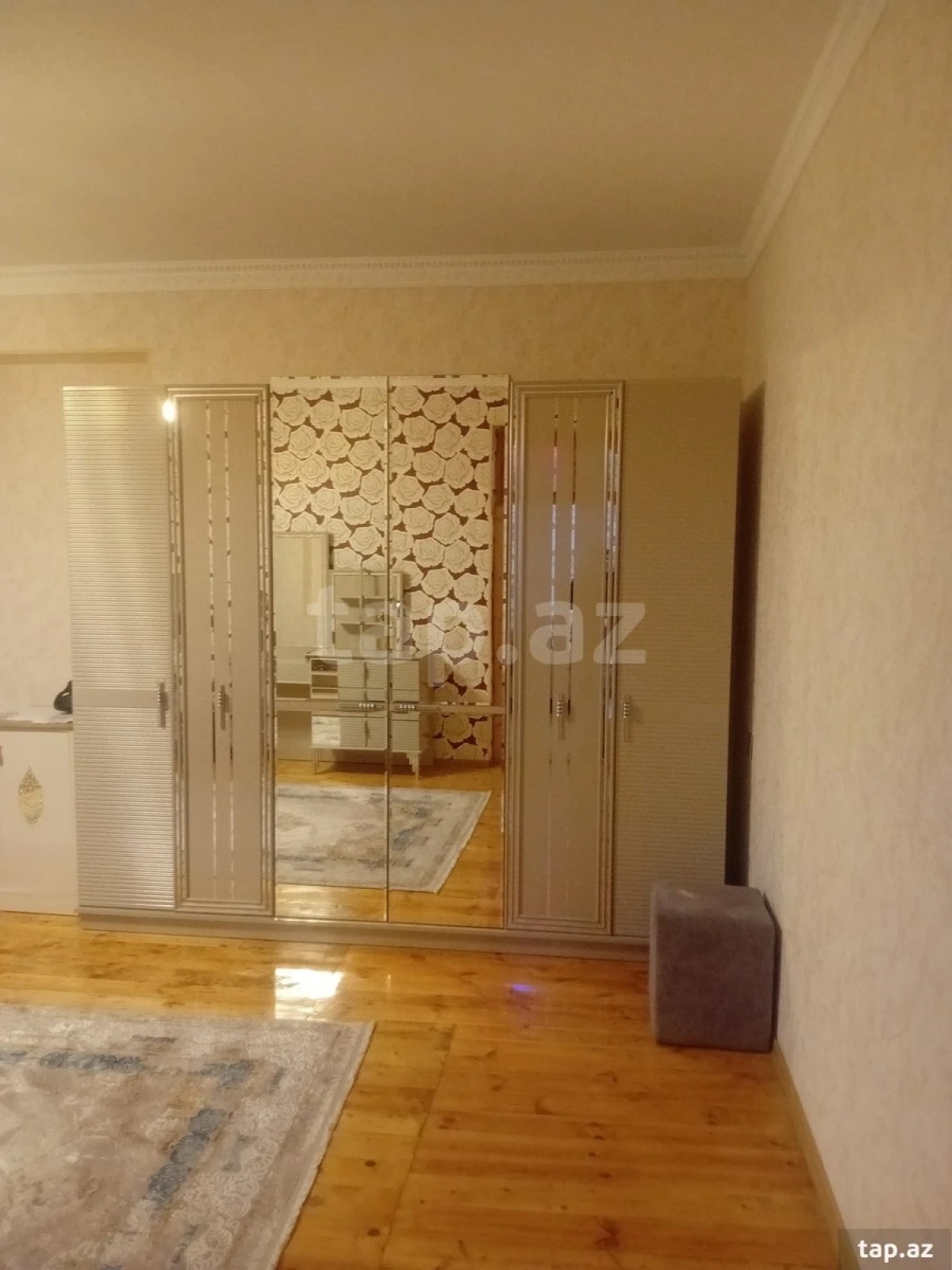 Satılır 7 otaqlı həyət evi