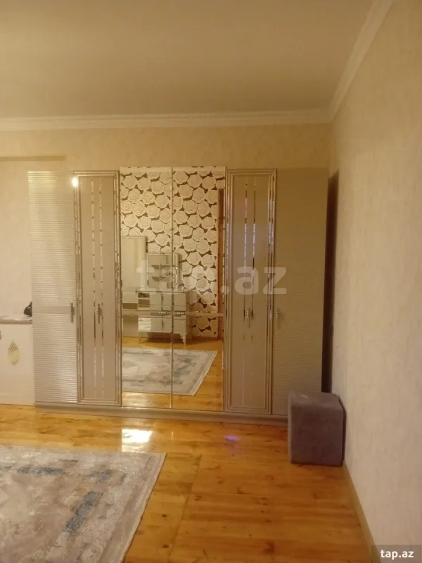 Satılır 7 otaqlı həyət evi