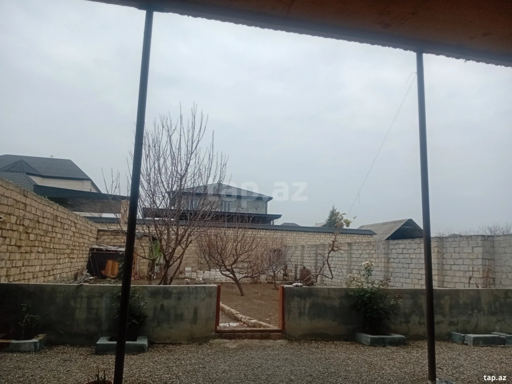 Satılır 7 otaqlı həyət evi