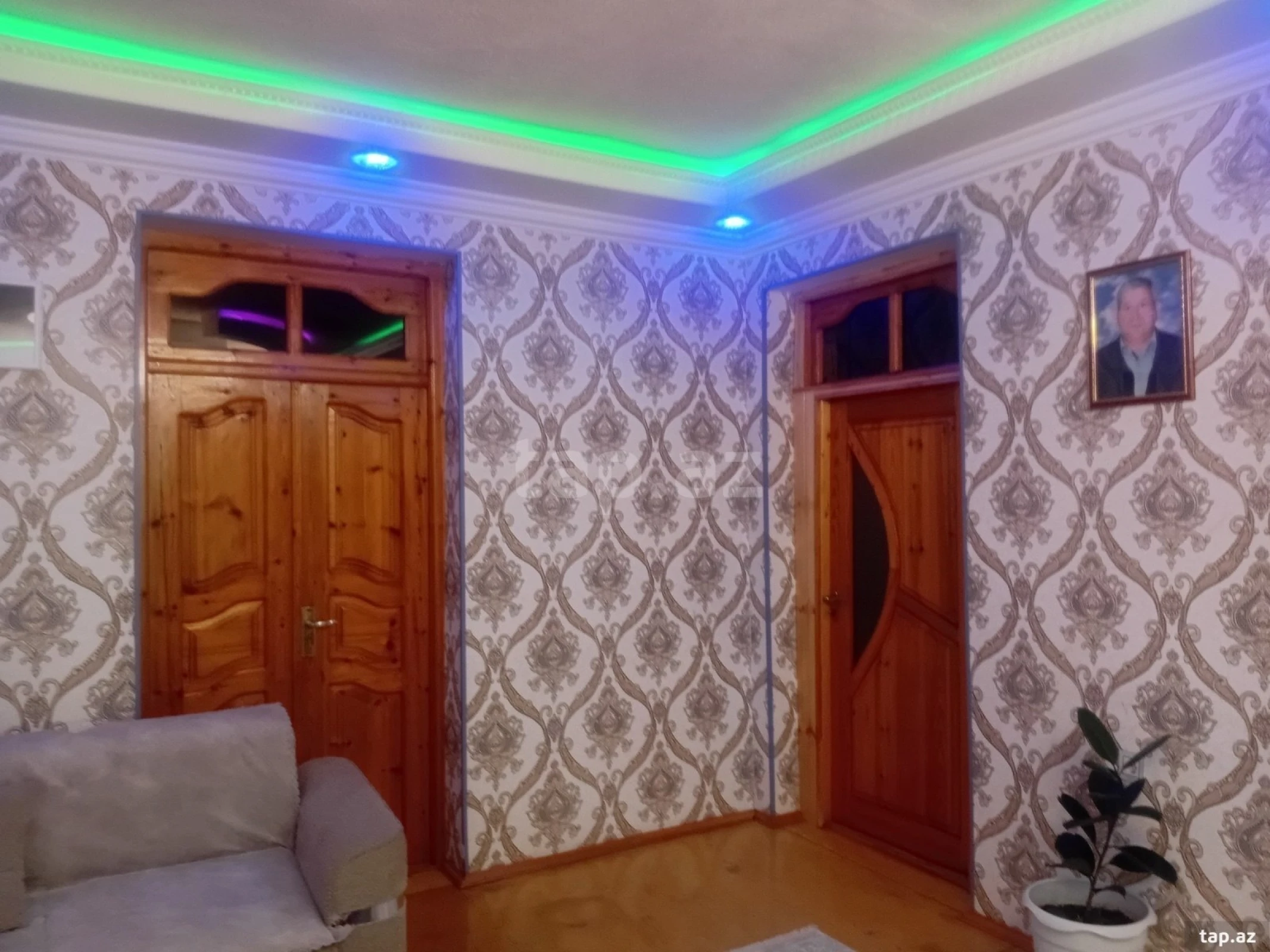 Satılır 7 otaqlı həyət evi