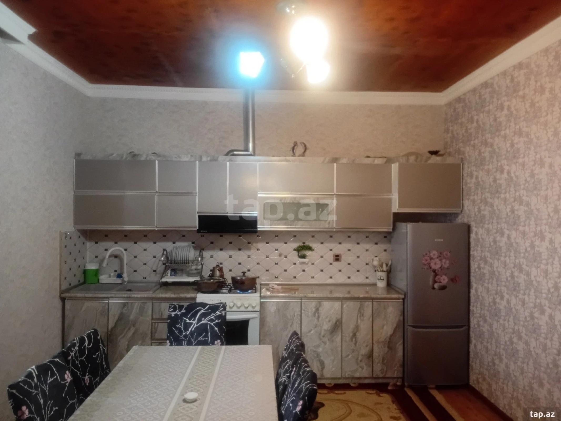 Satılır 7 otaqlı həyət evi