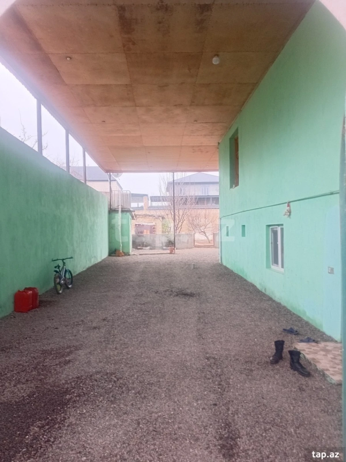 Satılır 7 otaqlı həyət evi