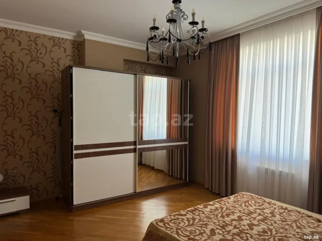 Kirayə verilir 3 otaqlı yeni tikili 200 m²