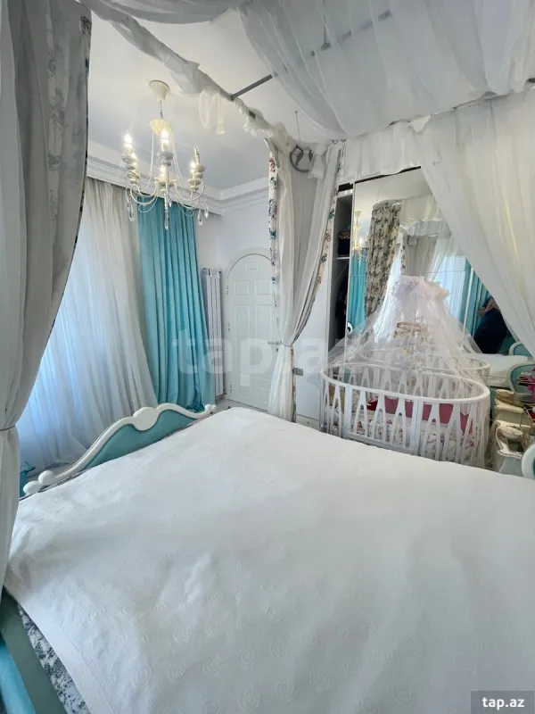 Satılır 5 otaqlı həyət evi