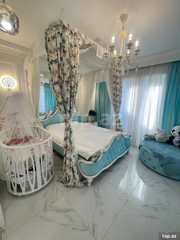 Satılır 5 otaqlı həyət evi