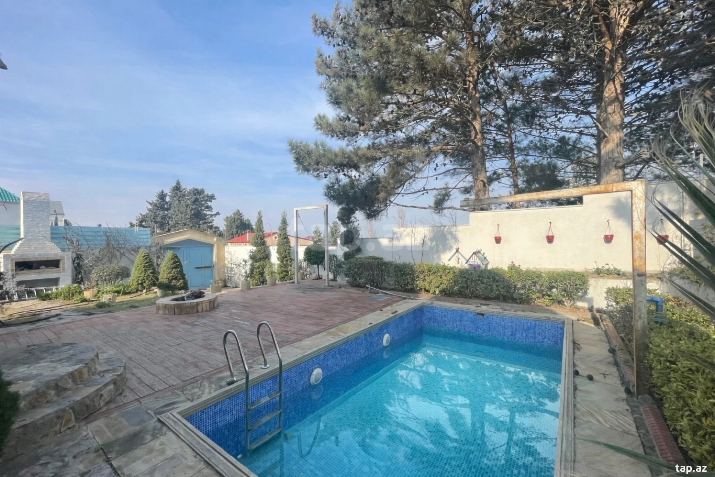 Satılır 5 otaqlı həyət evi