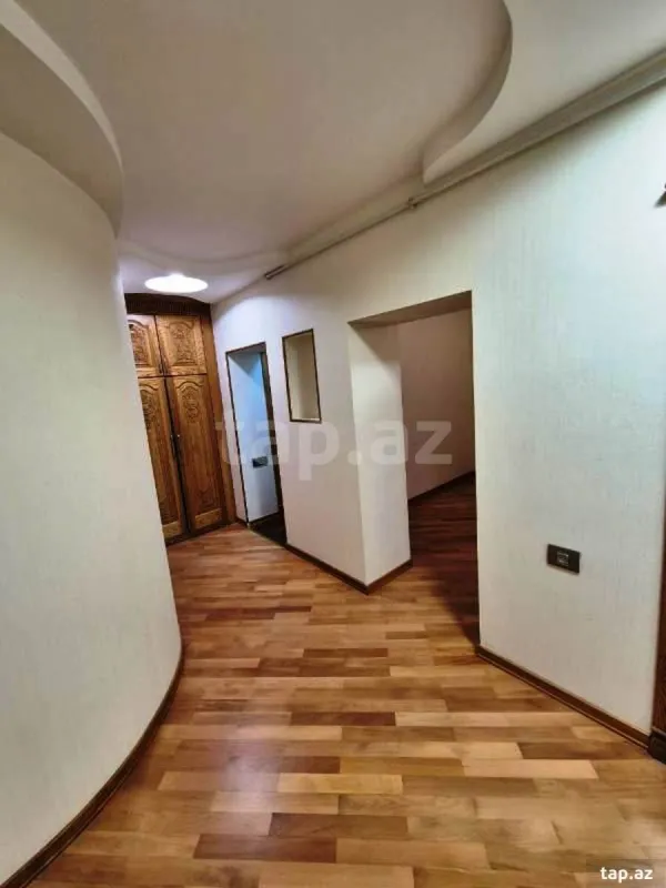 Satılır 4 otaqlı mənzil 80 m²