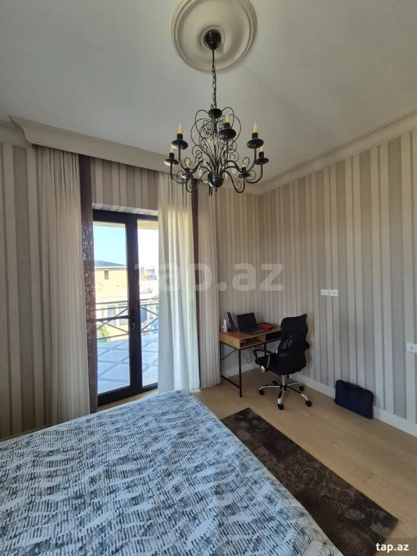 Satılır 5 otaqlı həyət evi