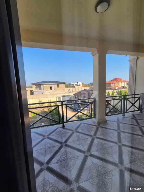 Satılır 5 otaqlı həyət evi