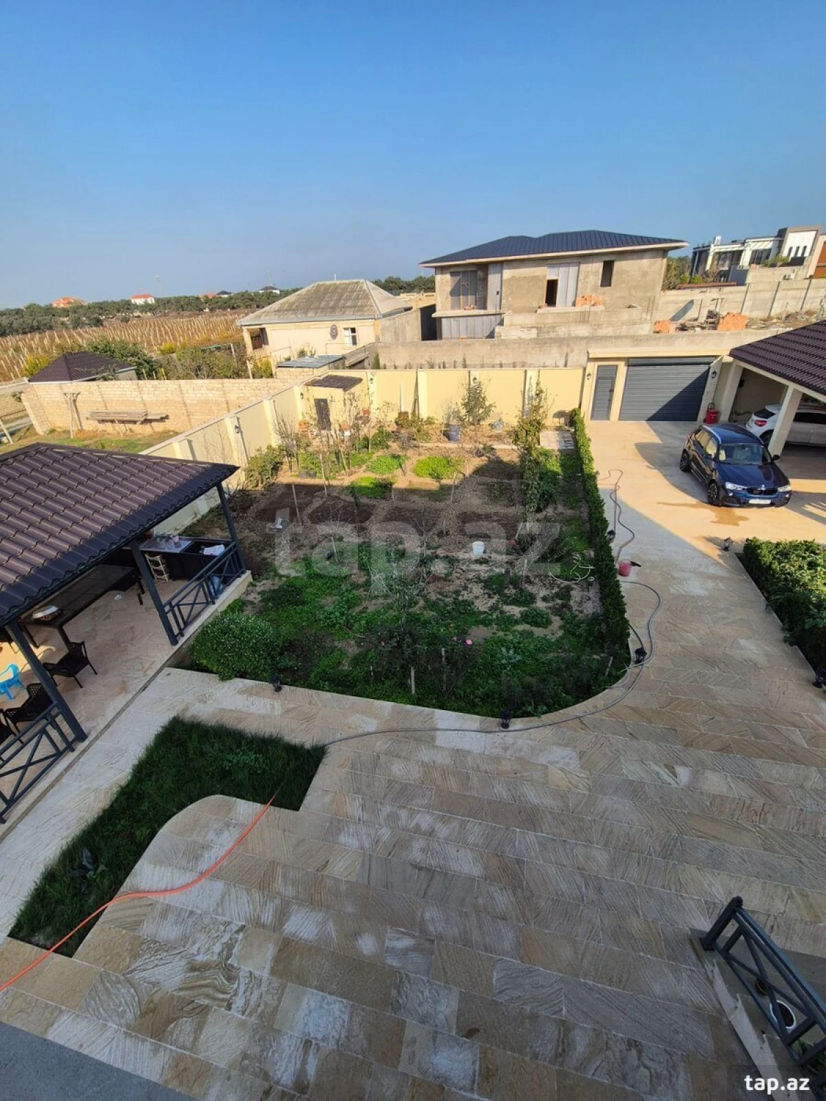 Satılır 5 otaqlı həyət evi