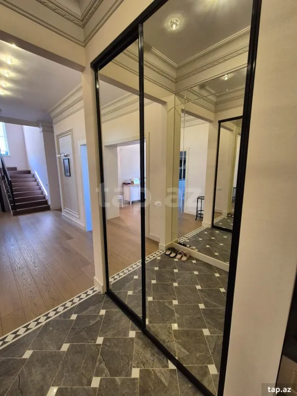 Satılır 5 otaqlı həyət evi