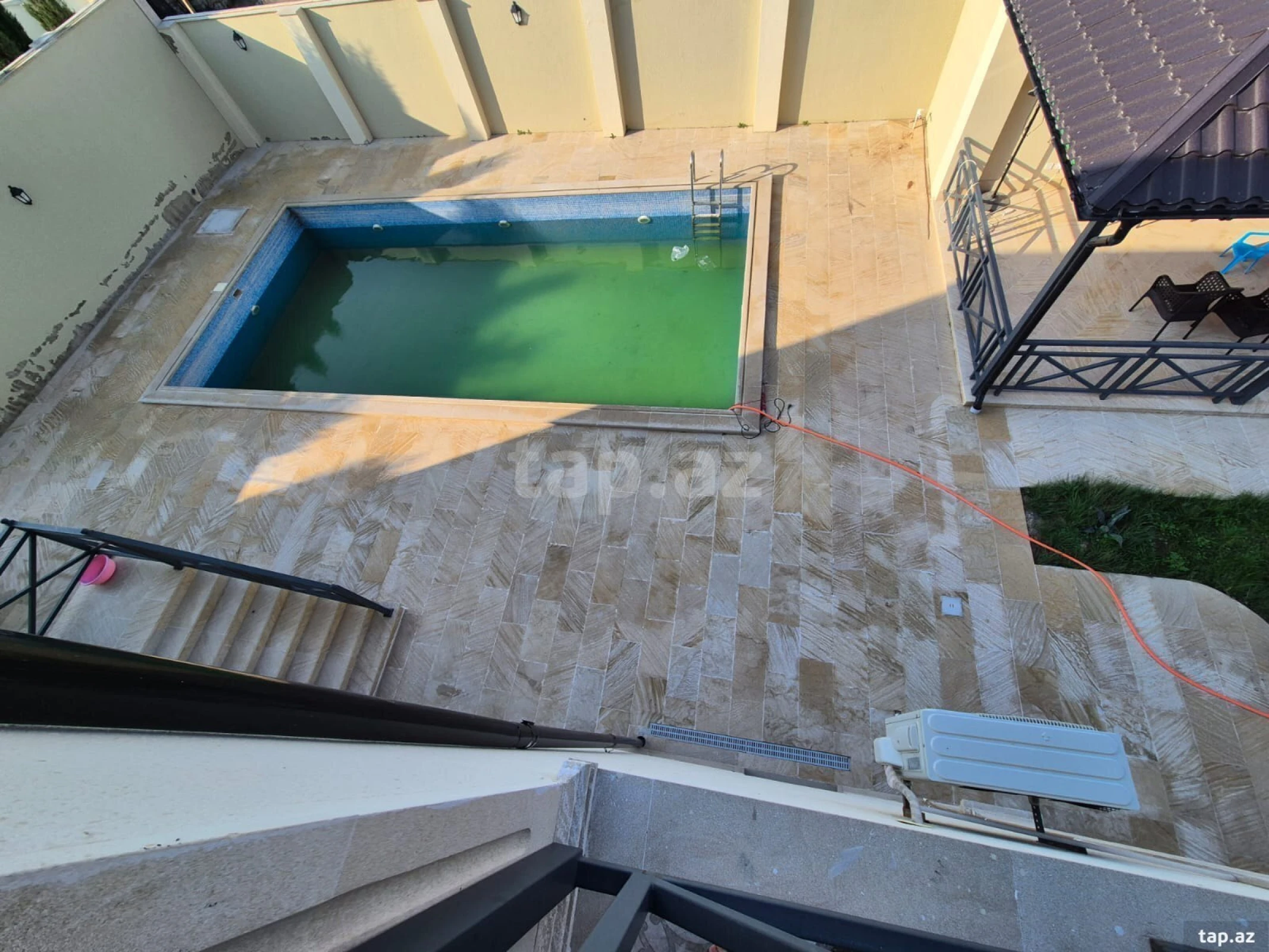 Satılır 5 otaqlı həyət evi