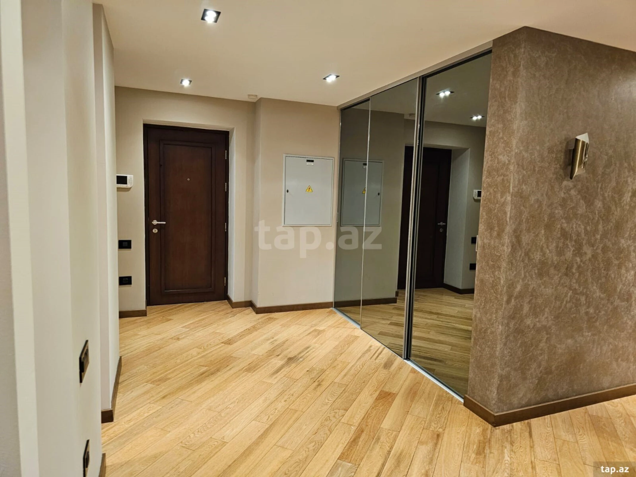 Satılır 3 otaqlı yeni tikili 113 m²