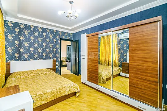 Kirayə verilir 9 otaqlı həyət evi