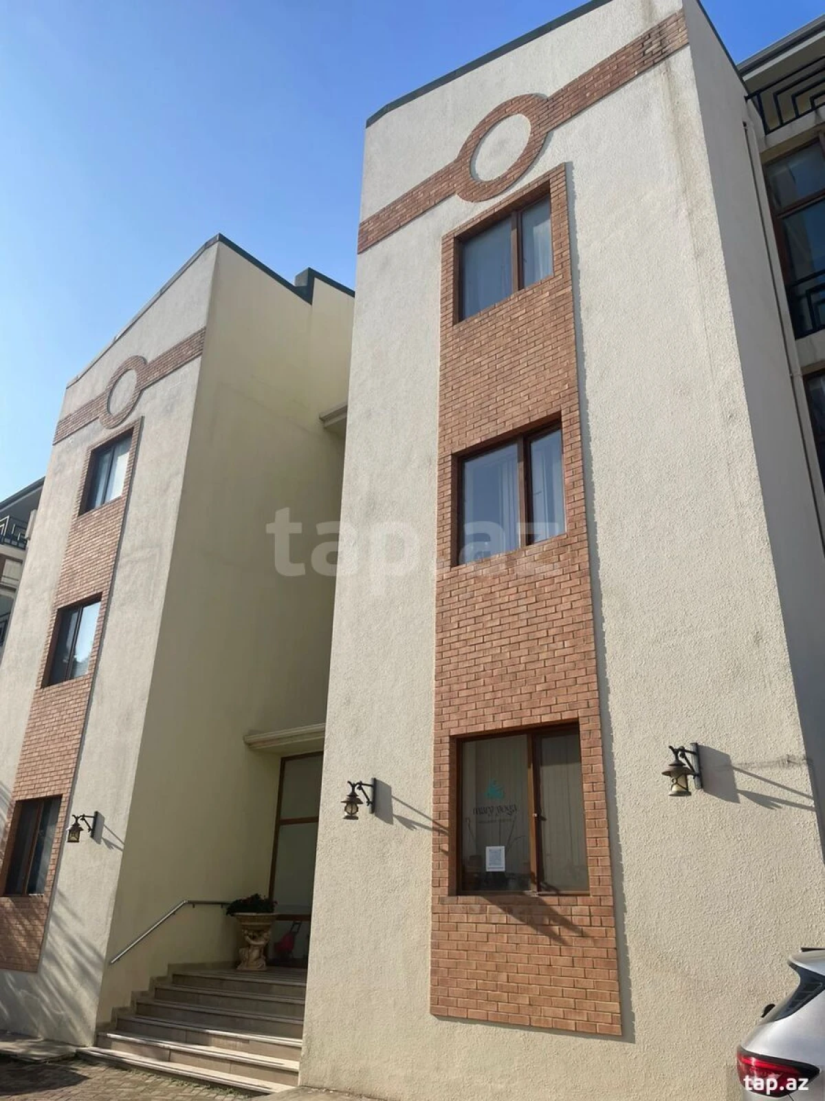 Satılır 3 otaqlı yeni tikili 150 m²