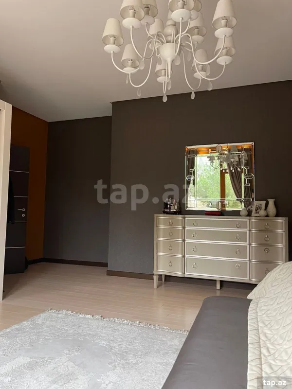 Satılır 3 otaqlı yeni tikili 150 m²