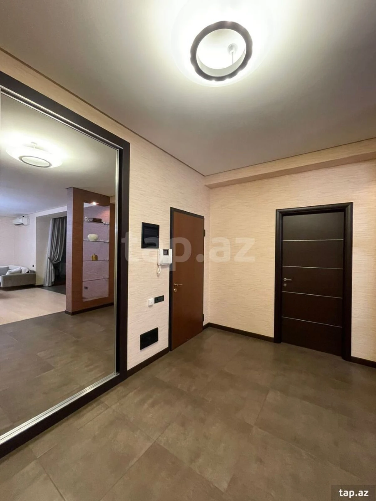 Satılır 3 otaqlı yeni tikili 150 m²