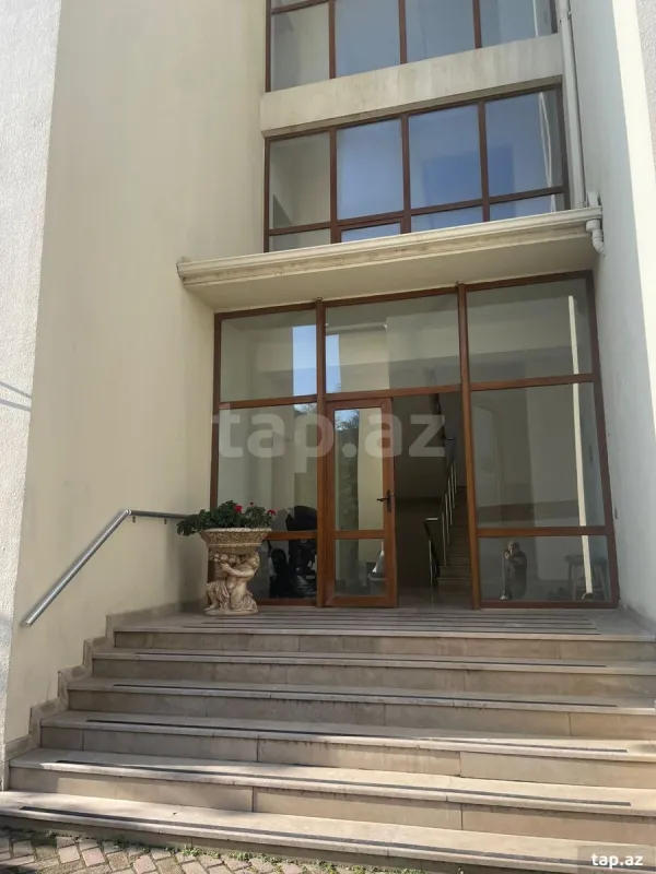 Satılır 3 otaqlı yeni tikili 150 m²