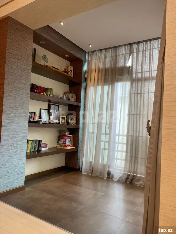 Satılır 3 otaqlı yeni tikili 150 m²