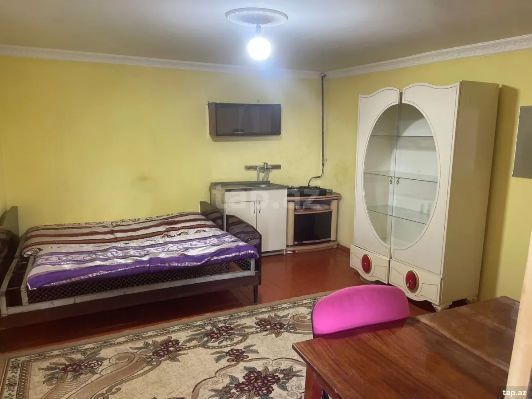 Kirayə verilir 1 otaqlı həyət evi