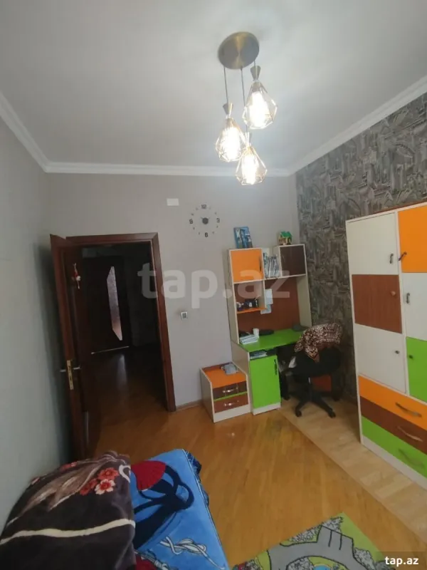 Satılır 5 otaqlı yeni tikili 140 m²